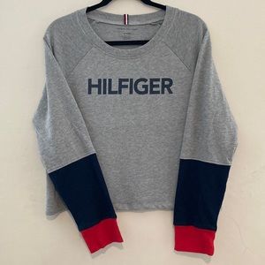 Crop top sweatshirt, Tommy Hilfiger Crew neck color block sleeves XL